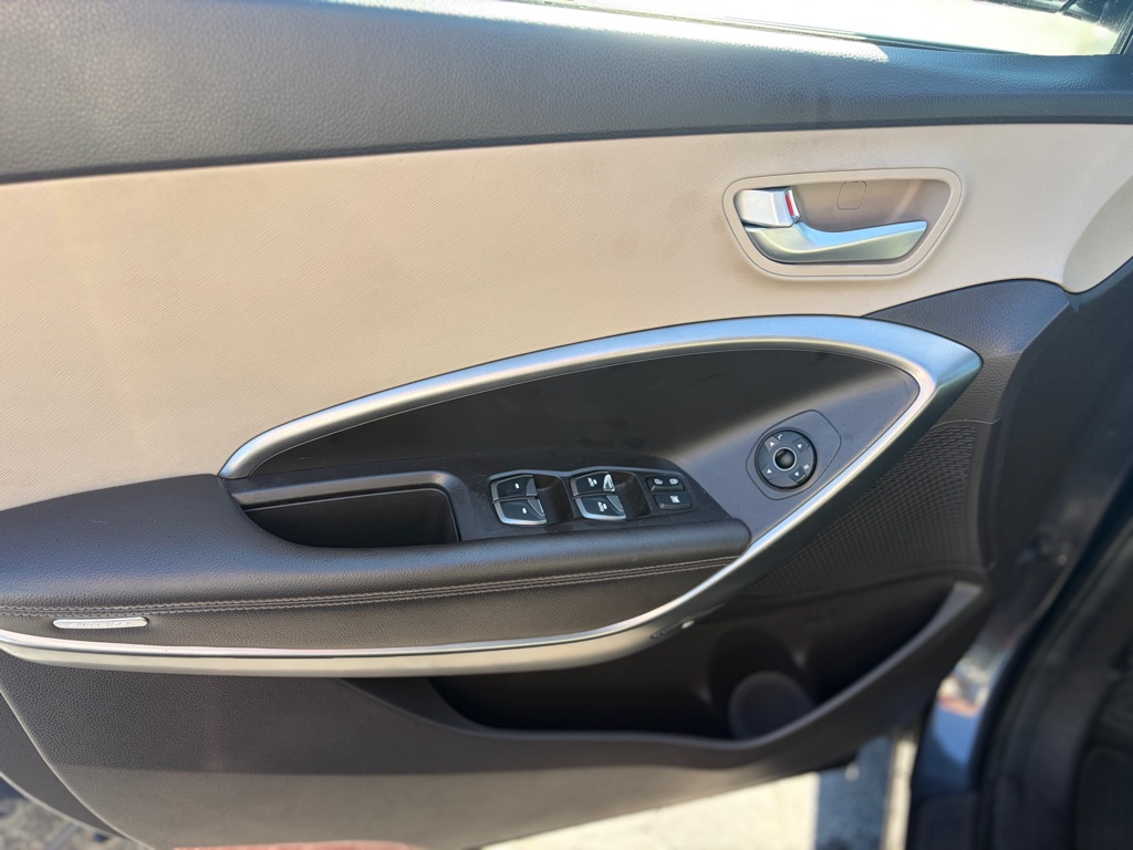 Photo 11 of this HYUNDAI SANTA FE SPORT