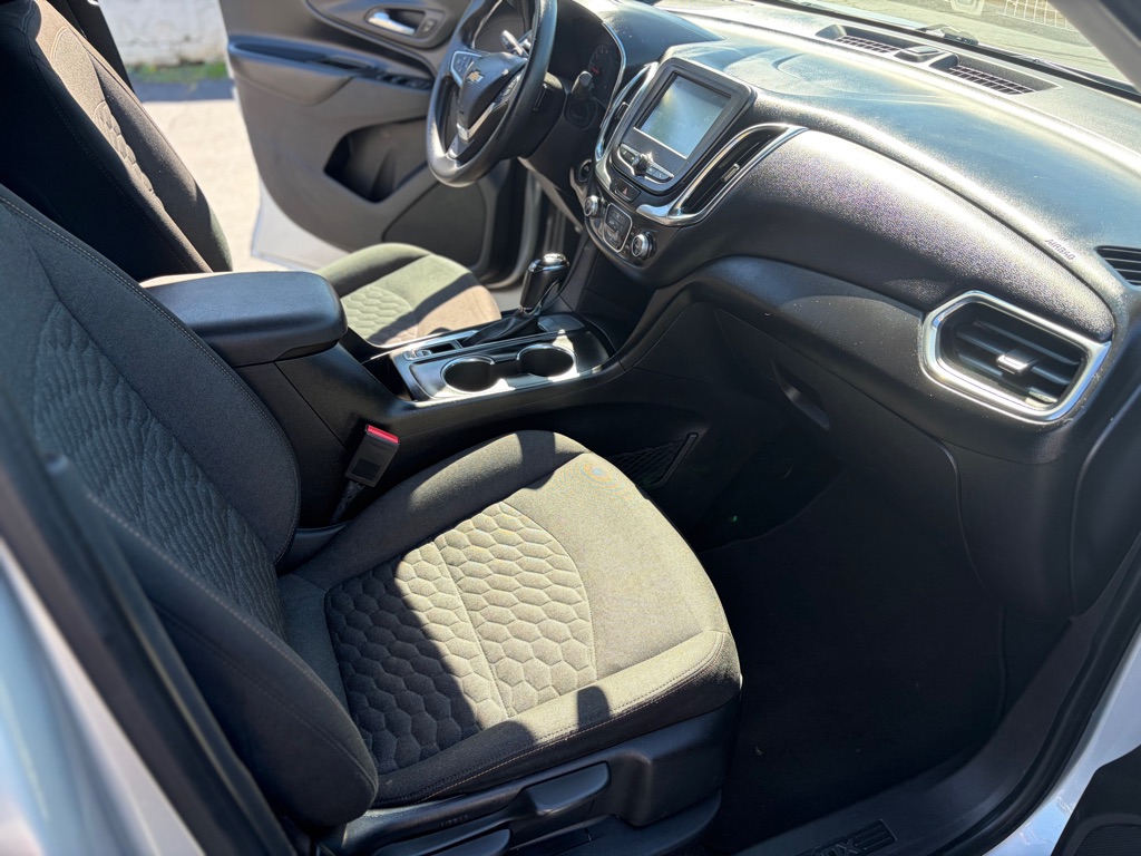 Photo 16 of this CHEVROLET EQUINOX