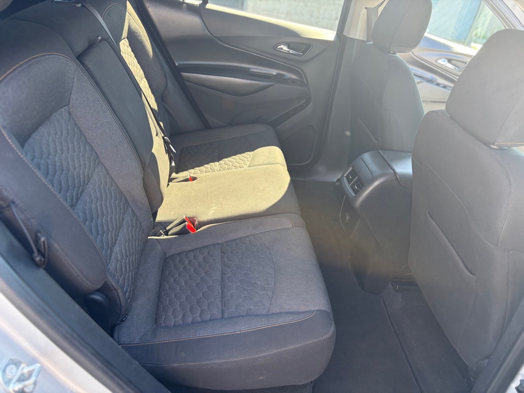 Photo 19 of this CHEVROLET EQUINOX