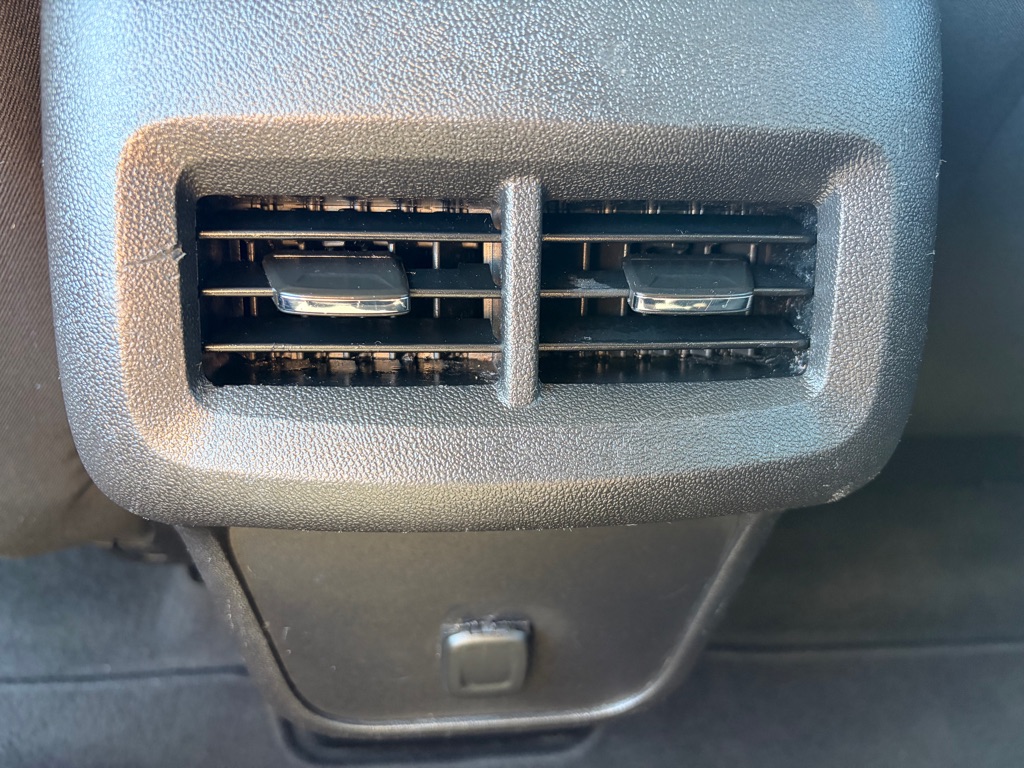 Photo 18 of this CHEVROLET EQUINOX