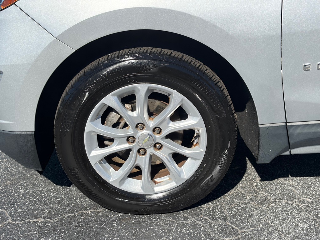 Photo 22 of this CHEVROLET EQUINOX