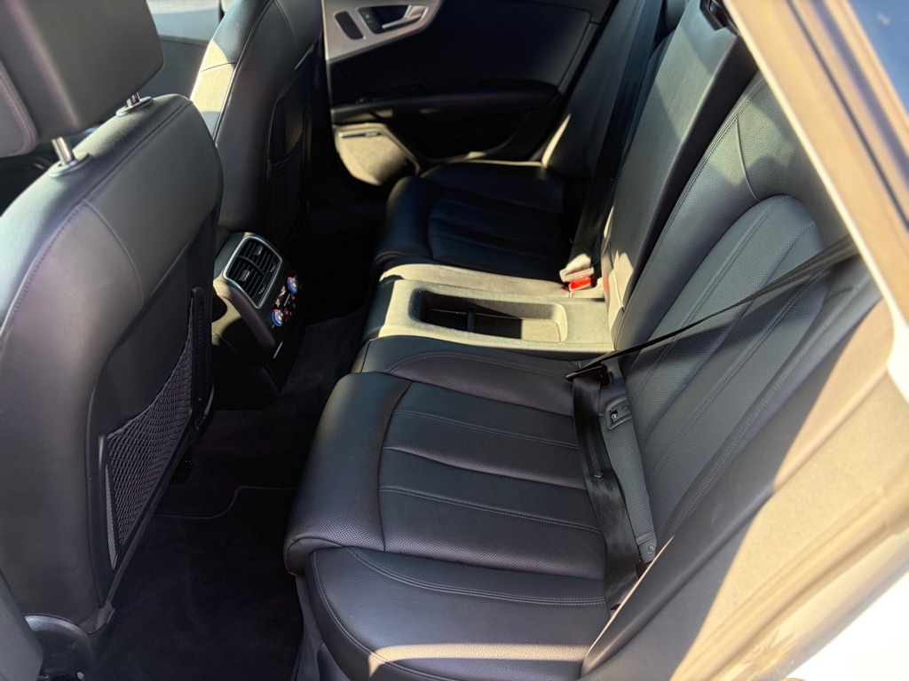 Photo 21 of this AUDI A7