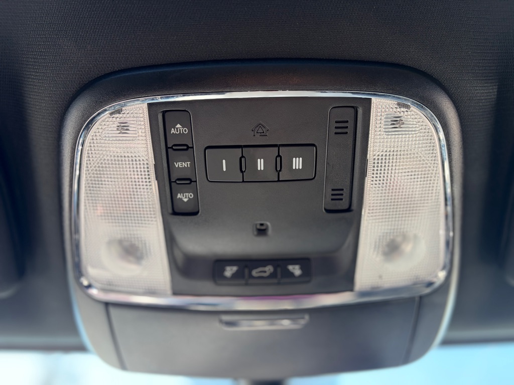 Photo 22 of this JEEP GRAND CHEROKEE