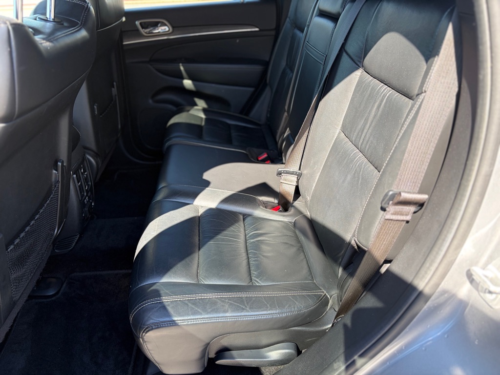 Photo 25 of this JEEP GRAND CHEROKEE