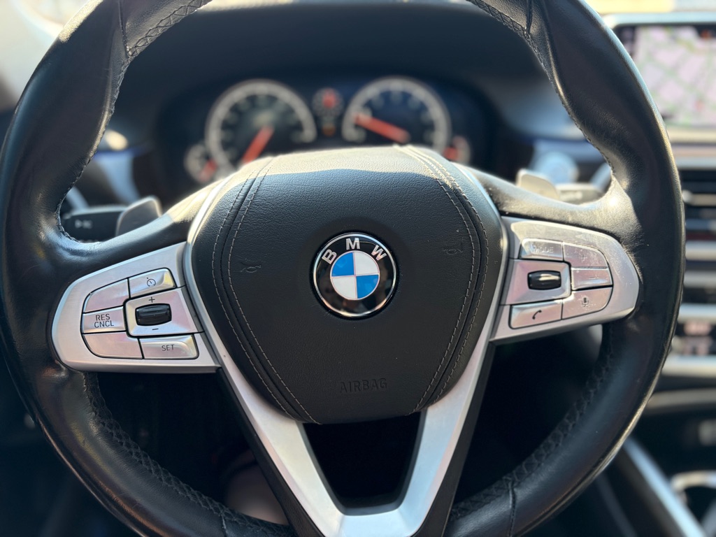 Photo 10 of this BMW 7 SERIES