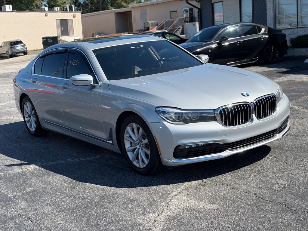 Photo 3 of this BMW 7 SERIES