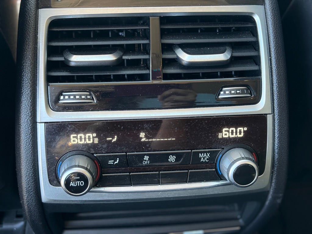 Photo 21 of this BMW 7 SERIES