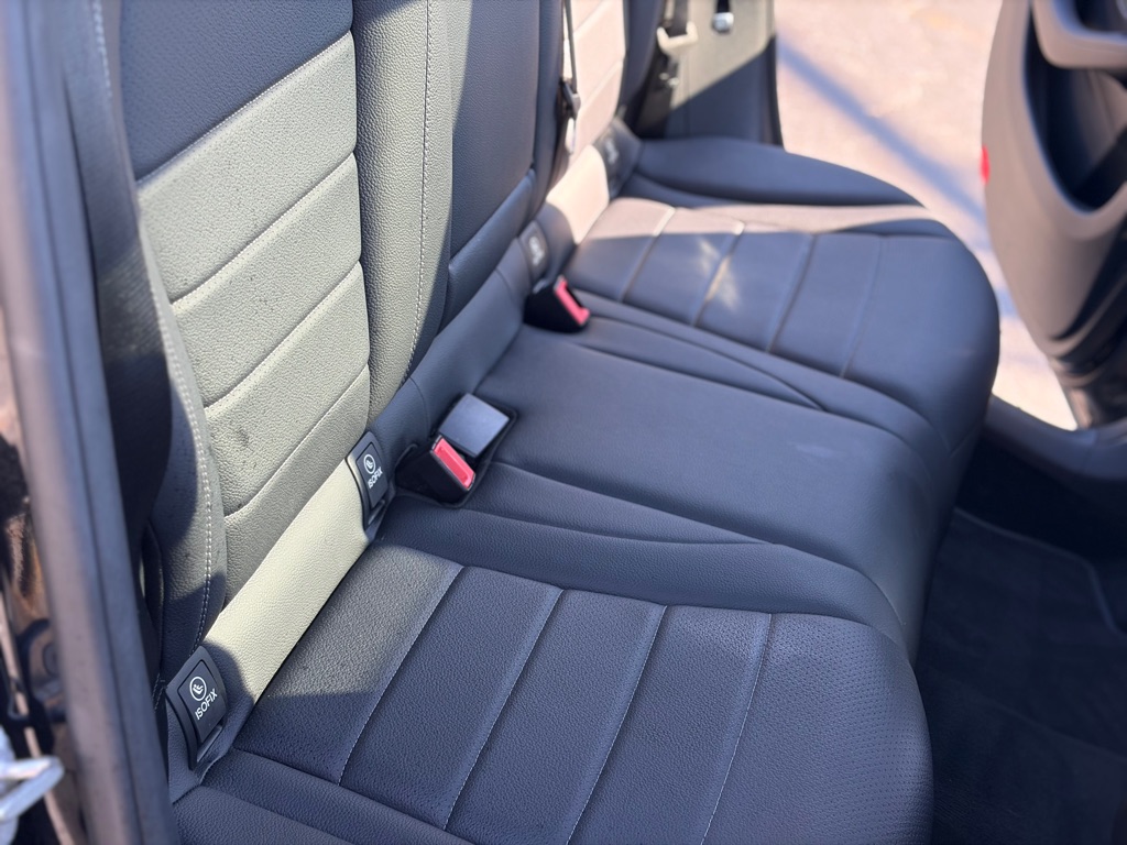 Photo 28 of this MERCEDES-BENZ GLC