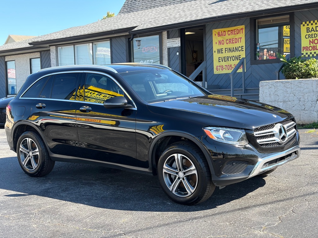 Photo 3 of this MERCEDES-BENZ GLC