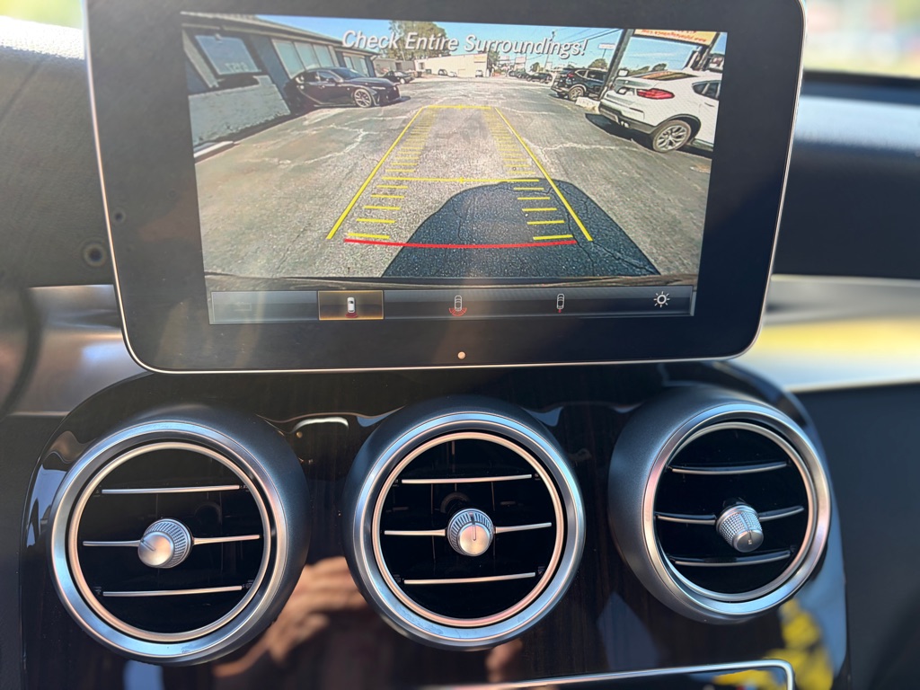 Photo 18 of this MERCEDES-BENZ GLC