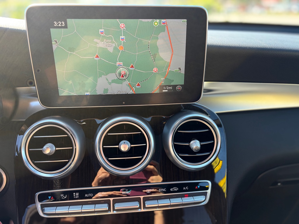 Photo 17 of this MERCEDES-BENZ GLC