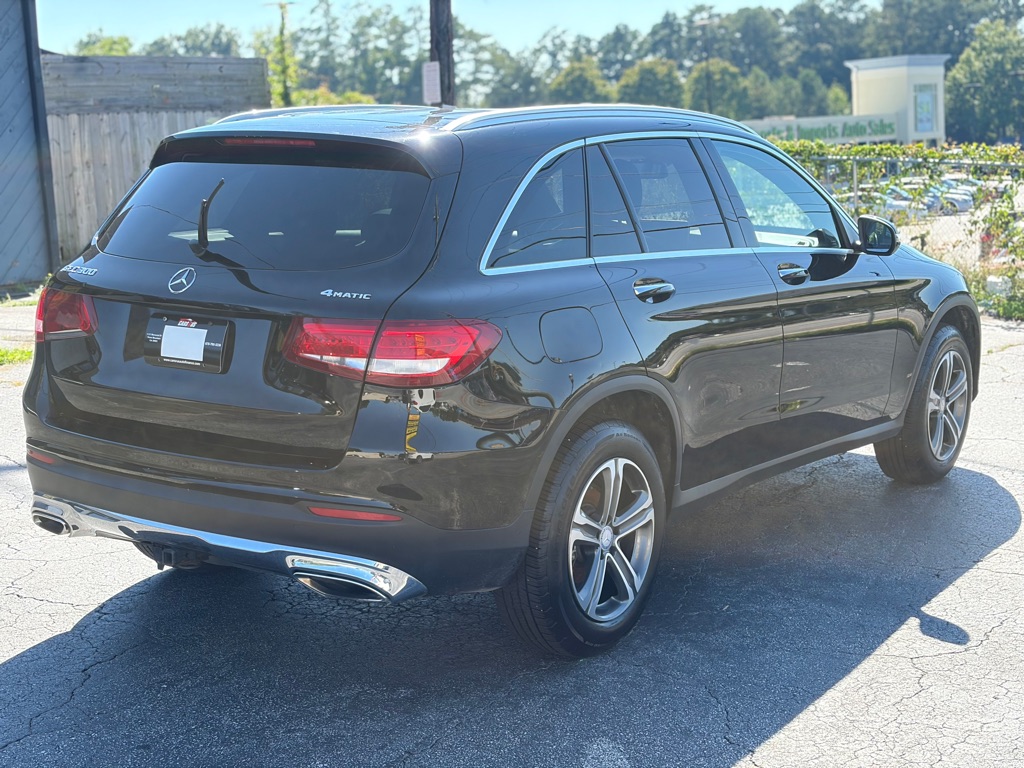 Photo 5 of this MERCEDES-BENZ GLC