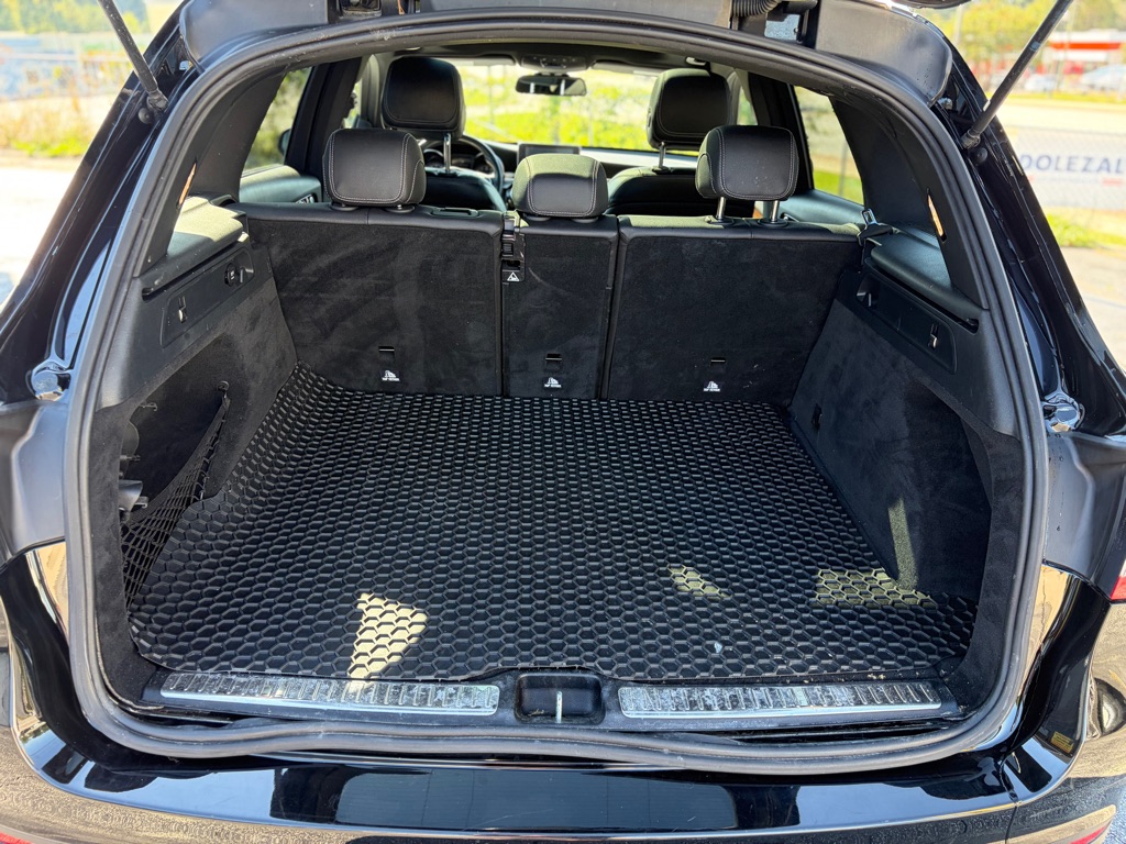 Photo 9 of this MERCEDES-BENZ GLC
