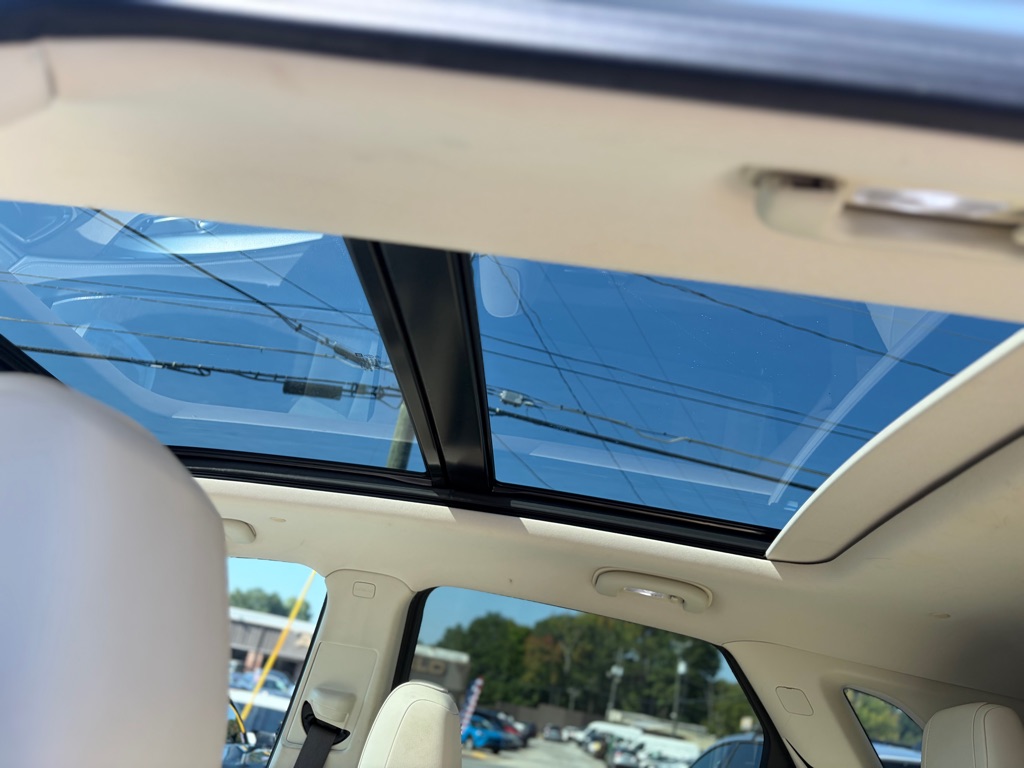 Photo 22 of this CADILLAC XT5