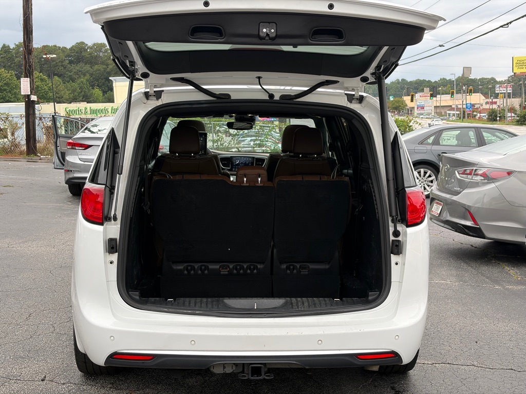 Photo 5 of this CHRYSLER PACIFICA