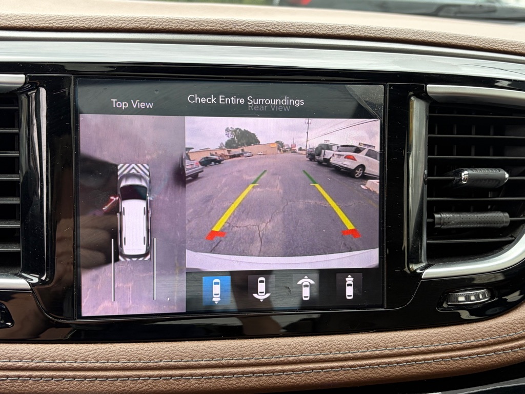 Photo 11 of this CHRYSLER PACIFICA