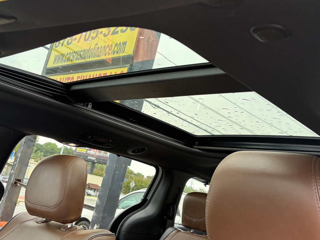 Photo 15 of this CHRYSLER PACIFICA