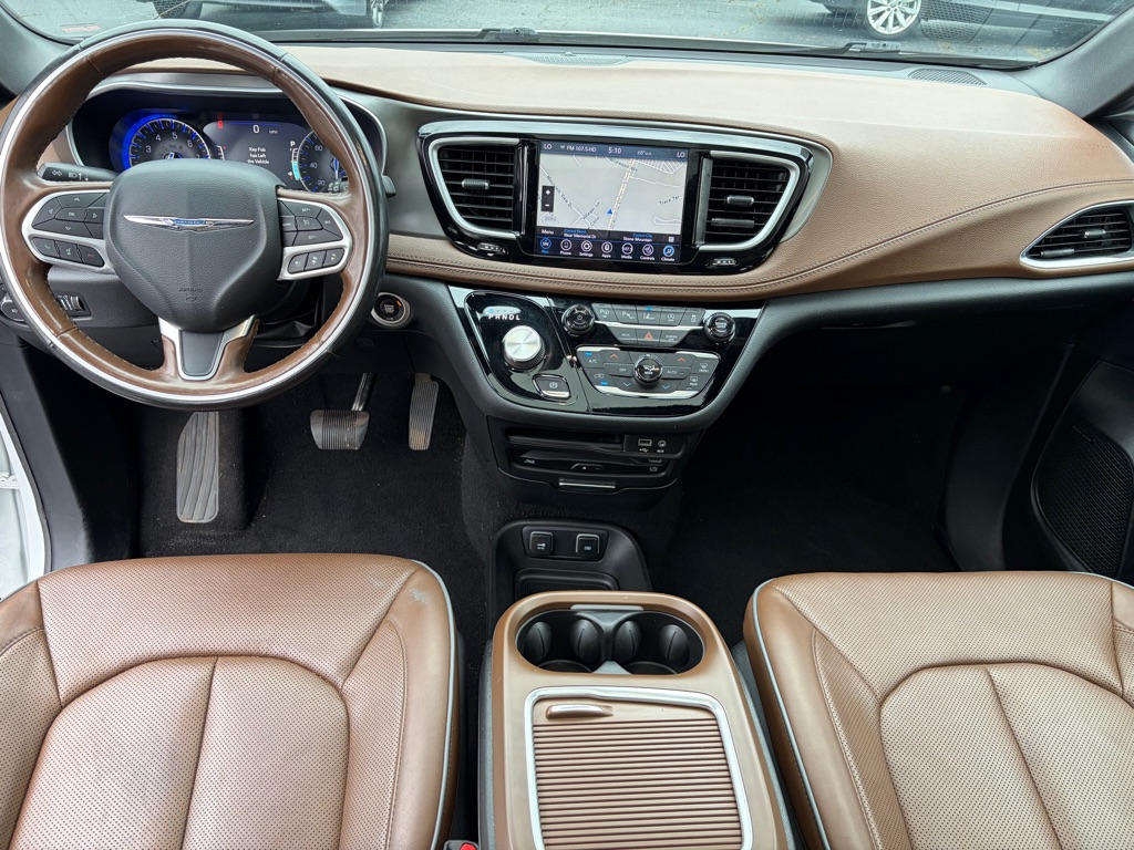 Photo 13 of this CHRYSLER PACIFICA