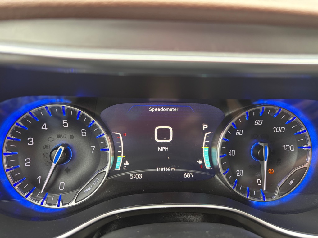 Photo 9 of this CHRYSLER PACIFICA