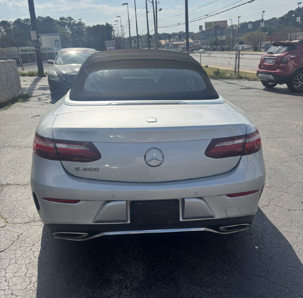 Photo 3 of this MERCEDES-BENZ E-CLASS