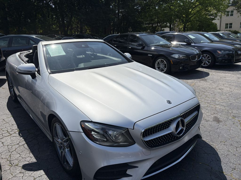 Photo 5 of this MERCEDES-BENZ E-CLASS