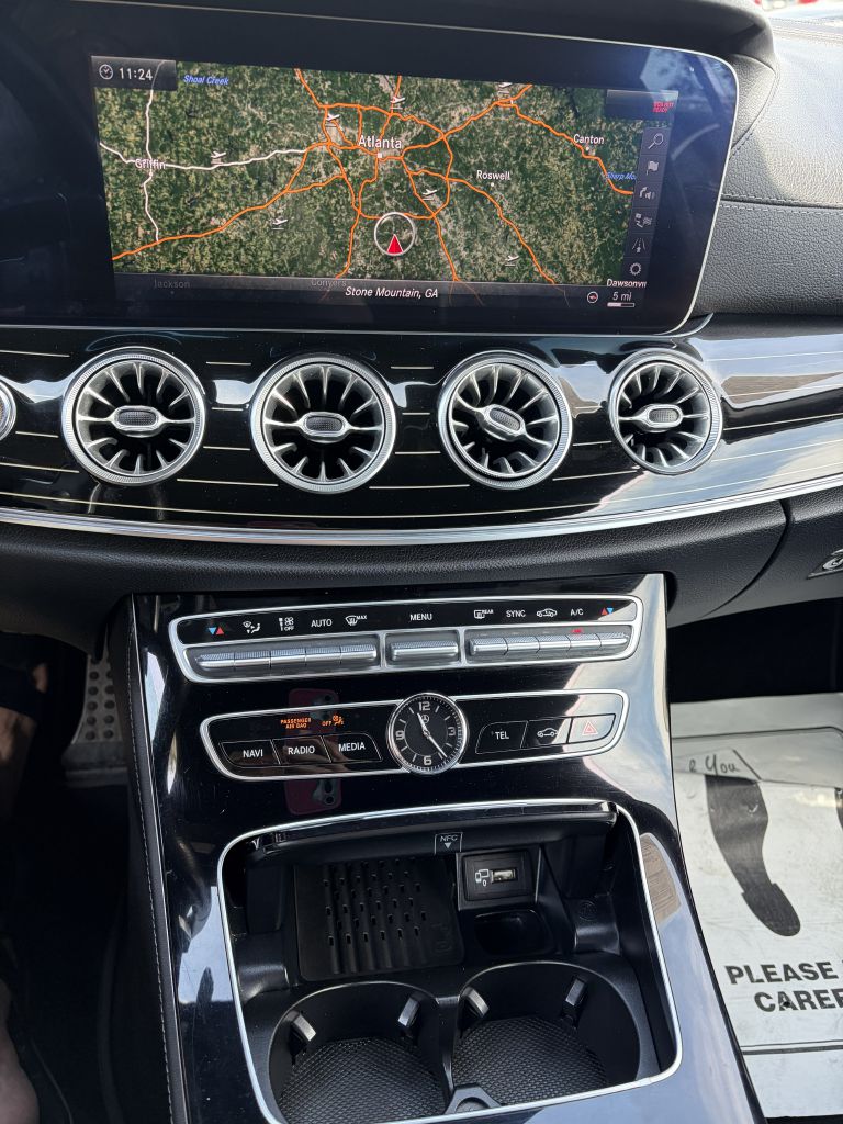 Photo 15 of this MERCEDES-BENZ E-CLASS