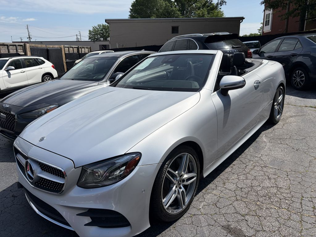 Photo 4 of this MERCEDES-BENZ E-CLASS