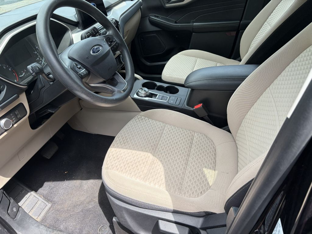 Photo 4 of this FORD ESCAPE