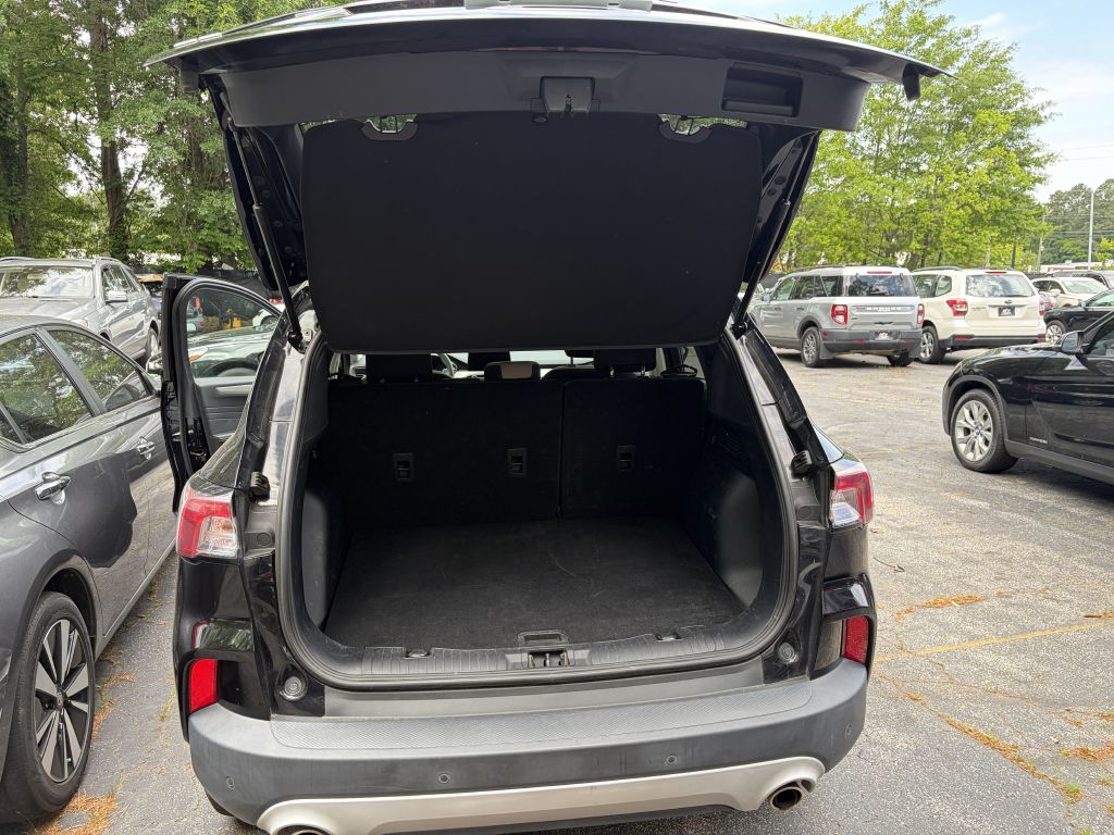 Photo 3 of this FORD ESCAPE