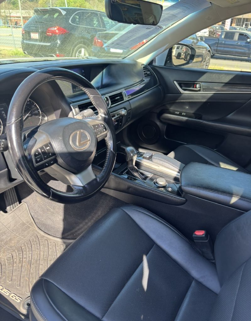 Photo 4 of this LEXUS GS 200T