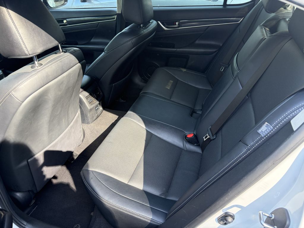 Photo 10 of this LEXUS GS 200T