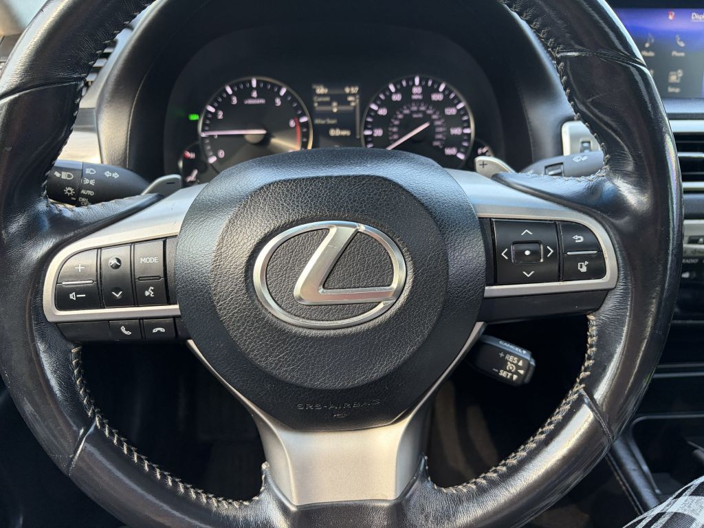 Photo 5 of this LEXUS GS 200T