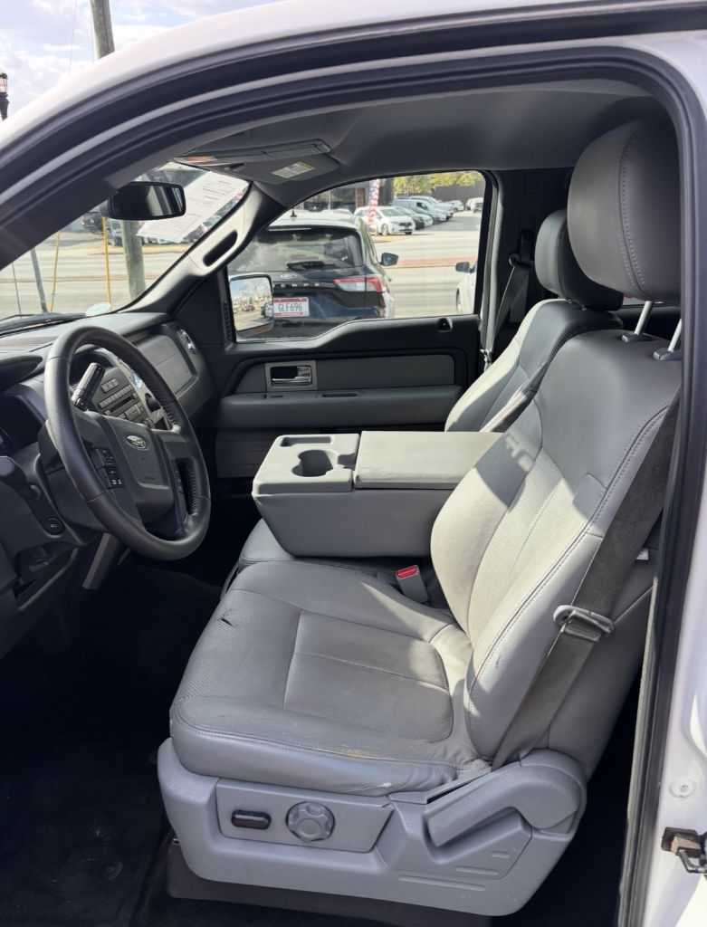 Photo 4 of this FORD F-150