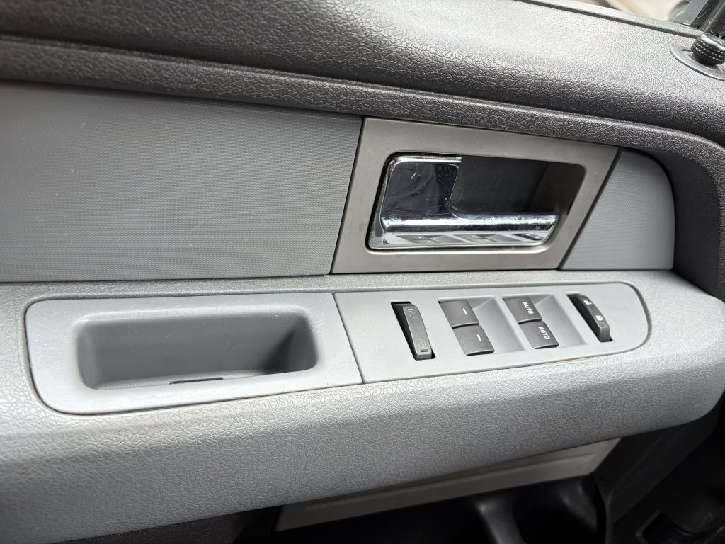 Photo 3 of this FORD F-150