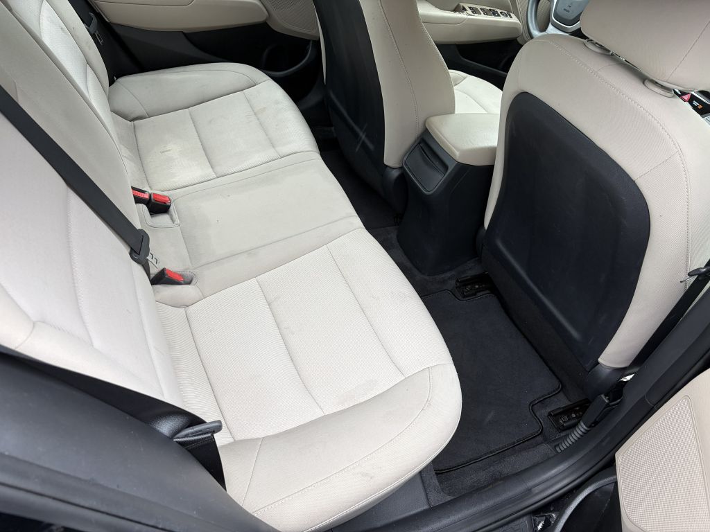 Photo 13 of this HYUNDAI ELANTRA