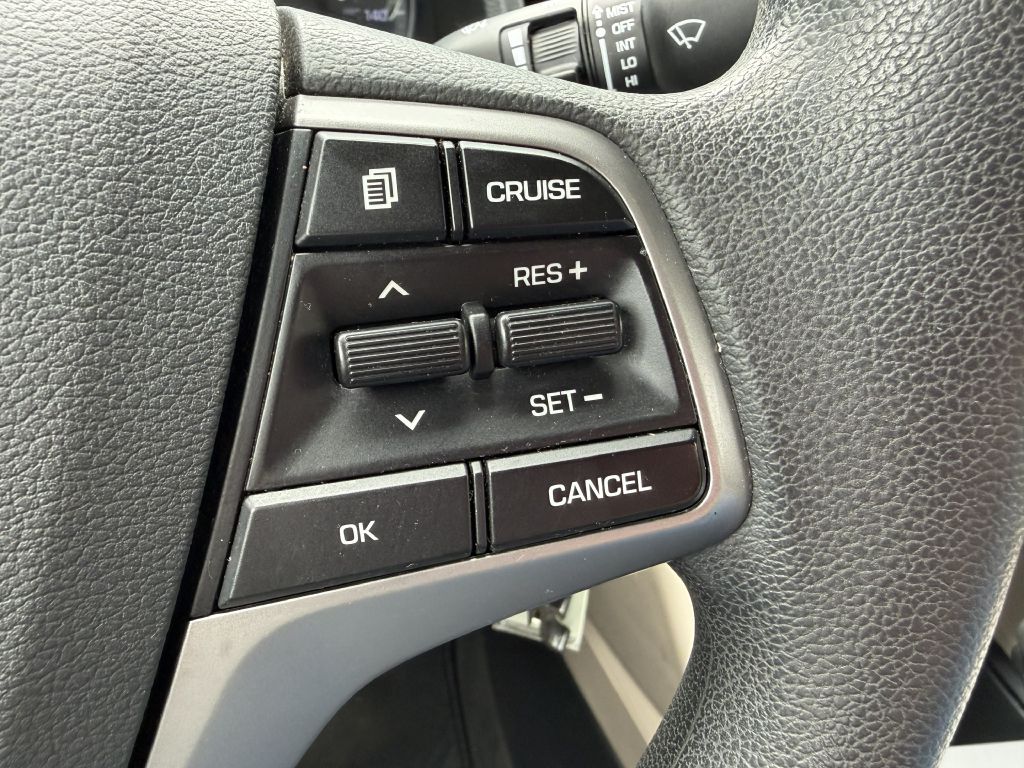 Photo 7 of this HYUNDAI ELANTRA