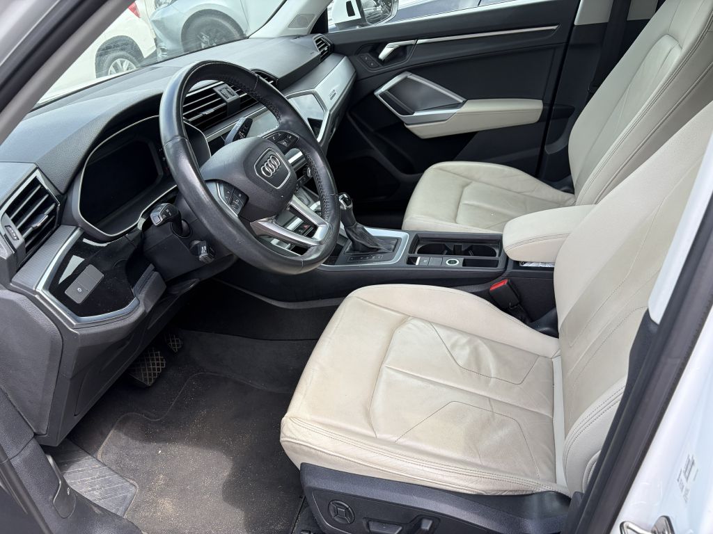 Photo 7 of this AUDI Q3