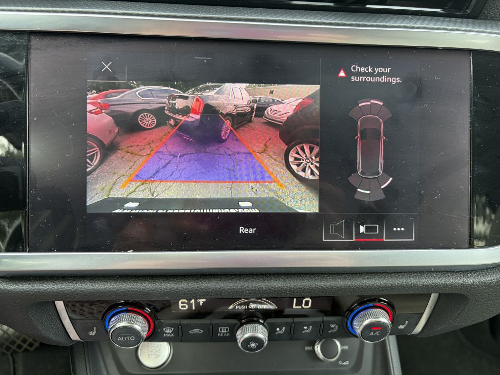 Photo 10 of this AUDI Q3