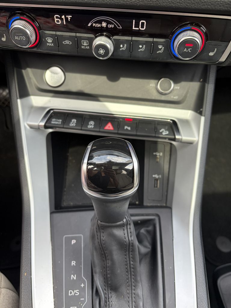 Photo 12 of this AUDI Q3