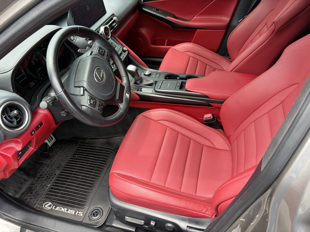 Photo 10 of this LEXUS IS 350