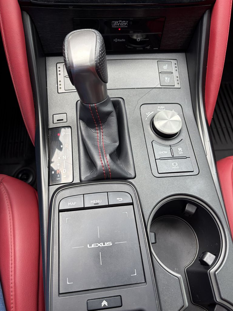 Photo 17 of this LEXUS IS 350