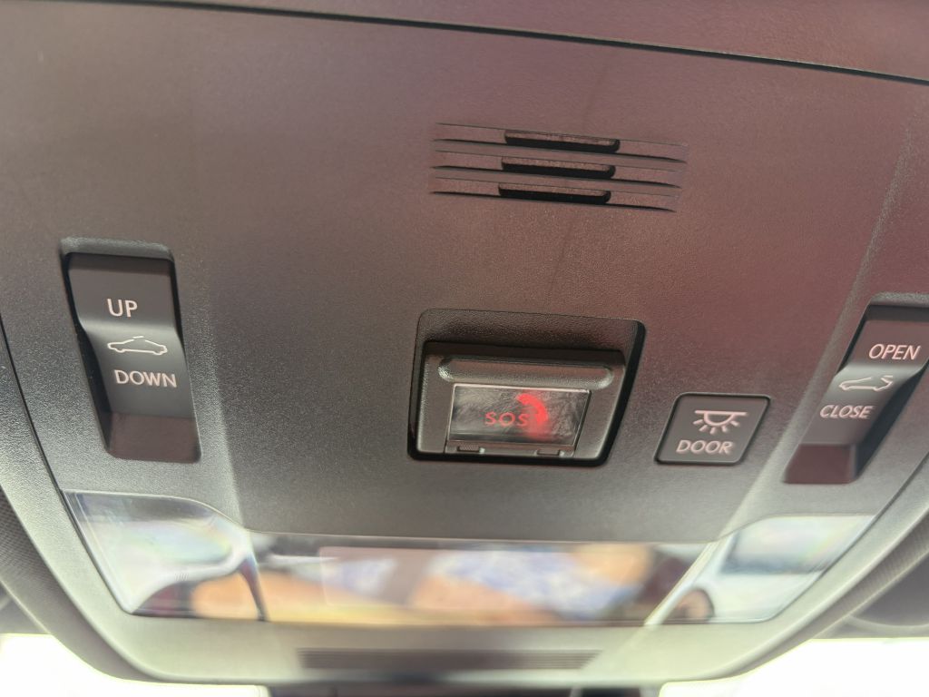 Photo 19 of this LEXUS IS 350