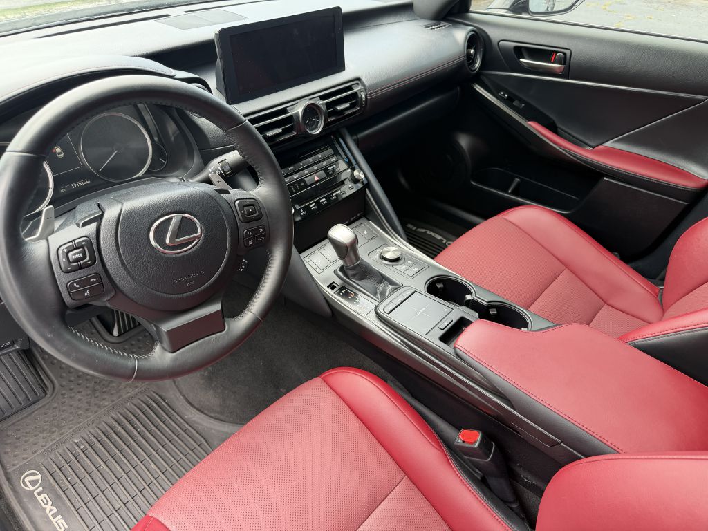 Photo 8 of this LEXUS IS 350