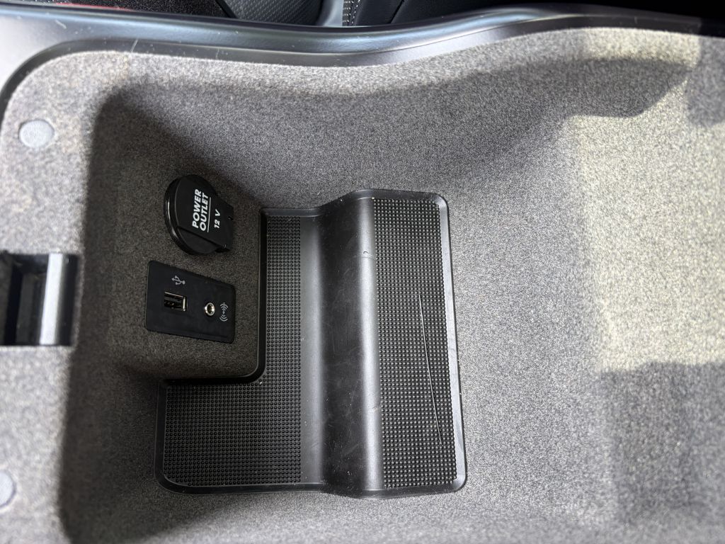 Photo 21 of this PORSCHE CAYENNE