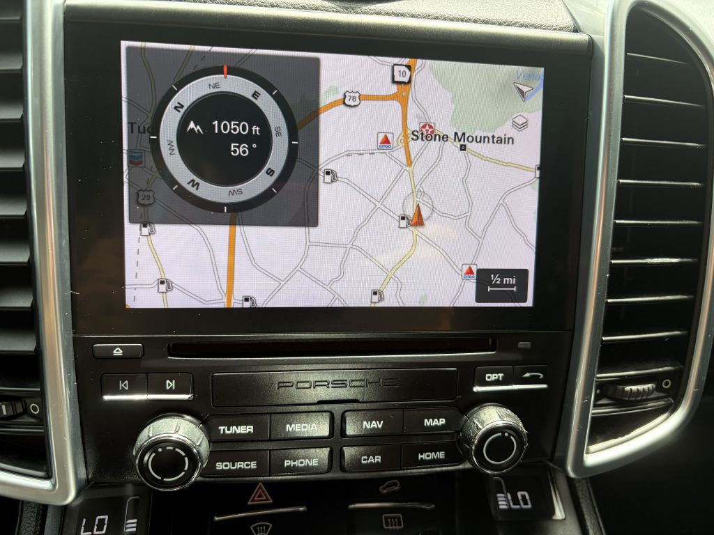 Photo 18 of this PORSCHE CAYENNE