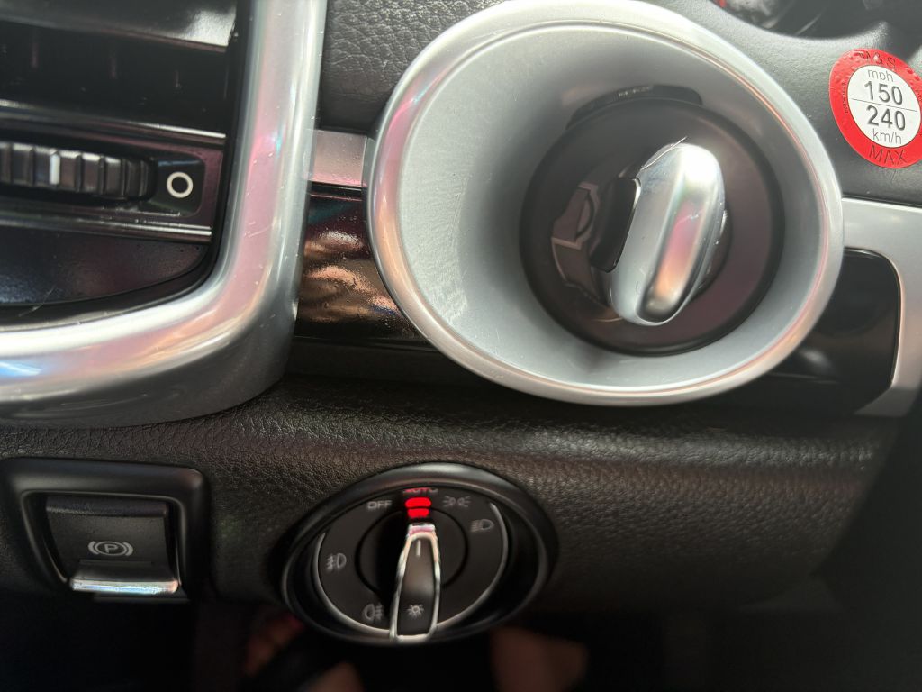 Photo 12 of this PORSCHE CAYENNE