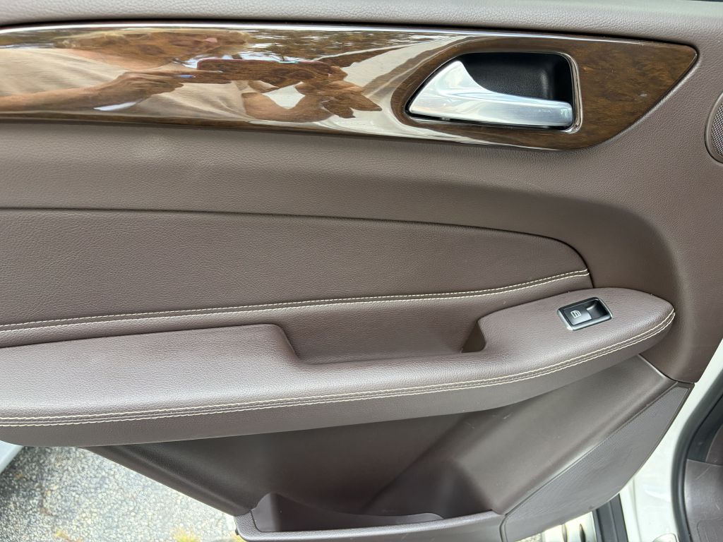 Photo 15 of this MERCEDES-BENZ GLE 350 4MATIC