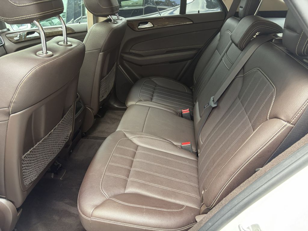 Photo 16 of this MERCEDES-BENZ GLE 350 4MATIC