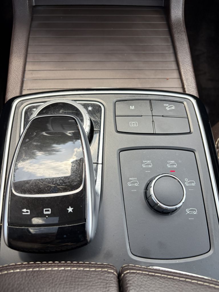 Photo 11 of this MERCEDES-BENZ GLE 350 4MATIC