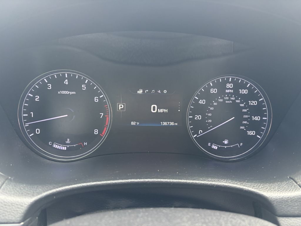 Photo 10 of this HYUNDAI GENESIS
